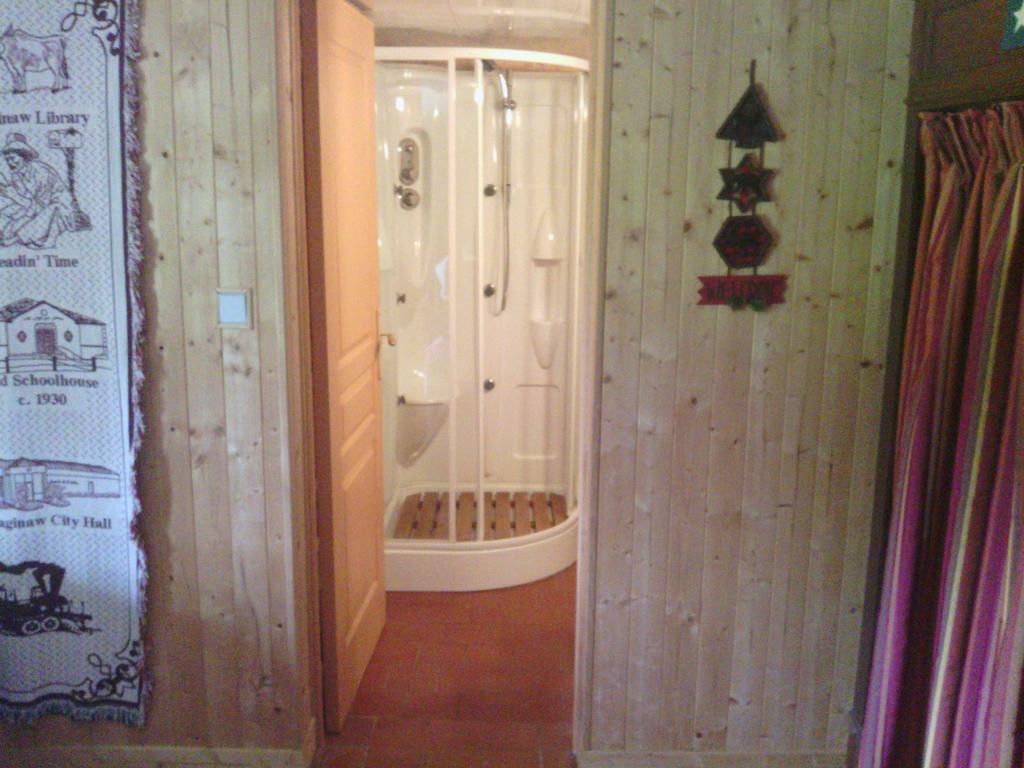 Bed and Breakfast Manoir Du Val Harangt Mardilly Zimmer foto